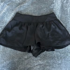 Black express skort